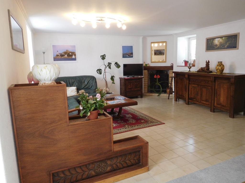 Les Gites De Kerroyal Garlan Exterior foto